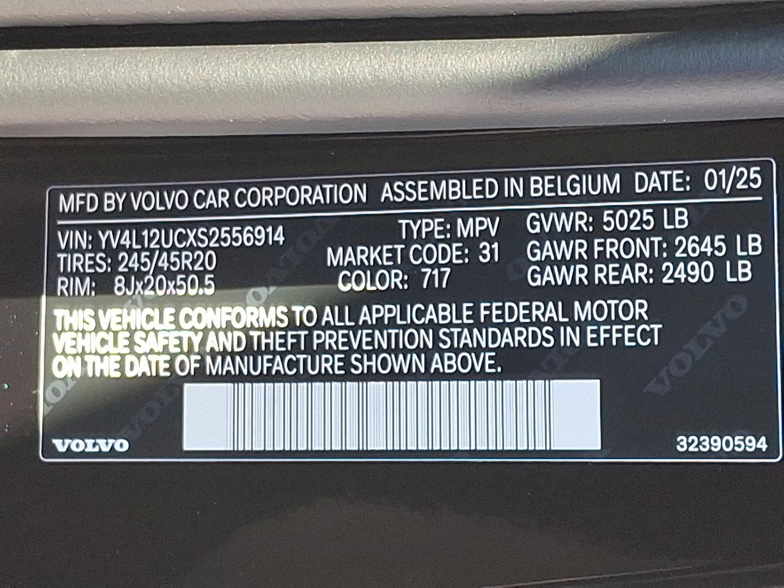 2025 Volvo XC40 Vehicle Photo in Trevose, PA 19053