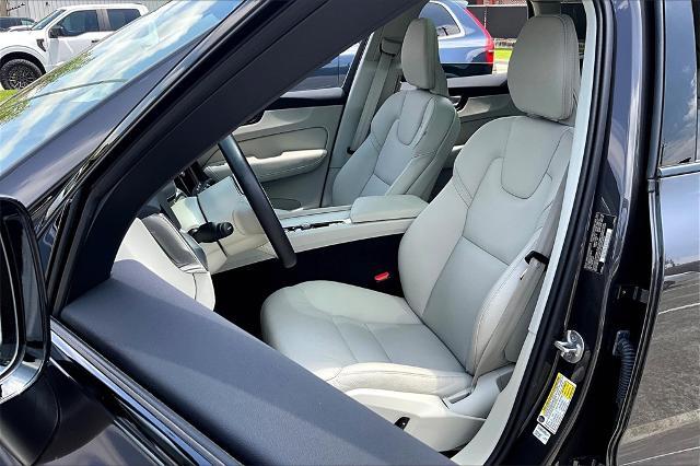 2025 Volvo XC60 Vehicle Photo in Houston, TX 77007