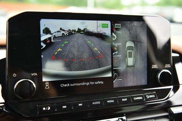 2025 Nissan Pathfinder Vehicle Photo in Ballwin, MO 63011