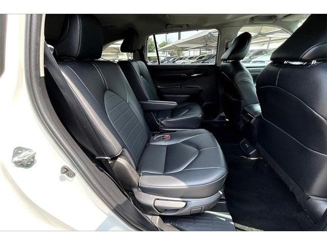 2023 Toyota Highlander Vehicle Photo in San Antonio, TX 78230