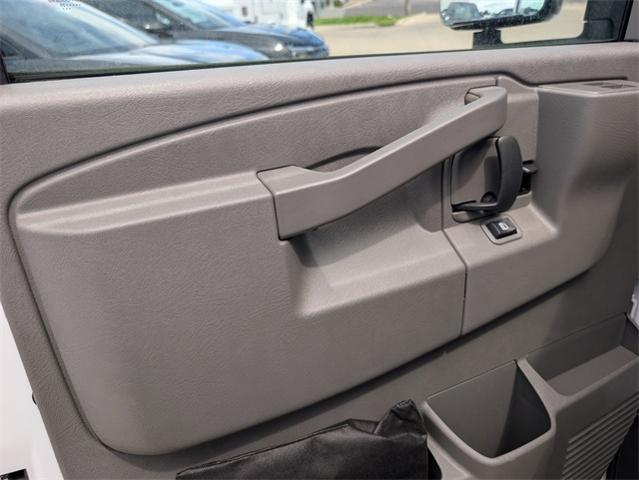 2025 Chevrolet Express Commercial Cutaway Vehicle Photo in ENGLEWOOD, CO 80113-6708