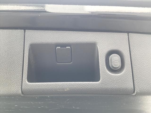 2017 GMC Yukon XL Vehicle Photo in GREEN BAY, WI 54303-3330