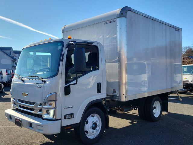 2024 Chevrolet Low Cab Forward 4500 Vehicle Photo in DANBURY, CT 06810-5034