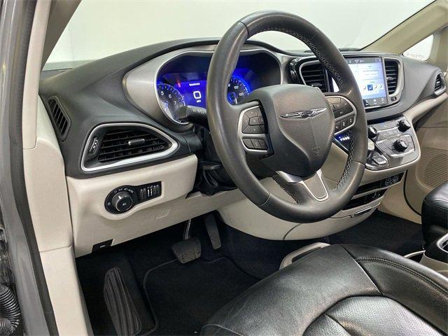 2022 Chrysler Pacifica Vehicle Photo in PORTLAND, OR 97225-3518