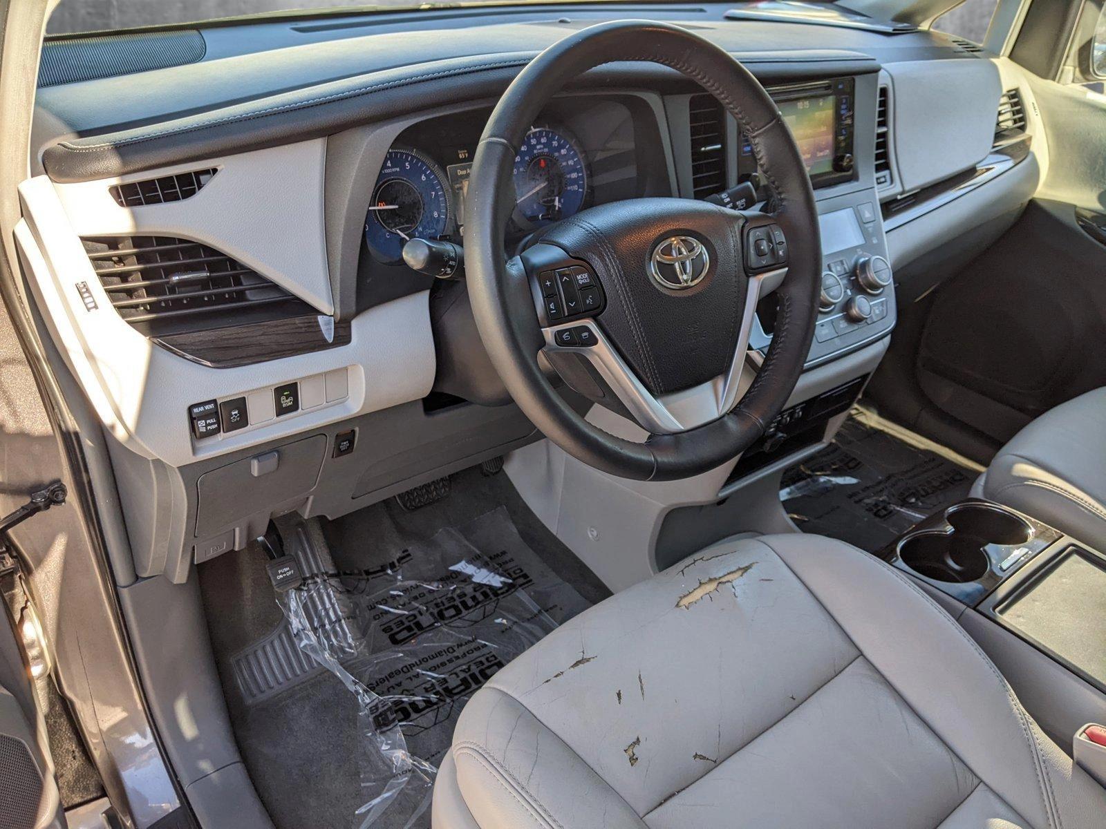 2016 Toyota Sienna Vehicle Photo in TIMONIUM, MD 21093-2300