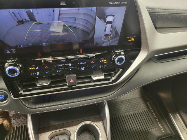 2020 Toyota Highlander Vehicle Photo in NEENAH, WI 54956-2243