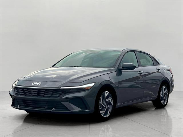 2025 Hyundai ELANTRA Vehicle Photo in Green Bay, WI 54304