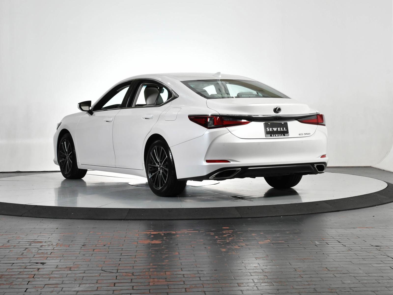 2024 Lexus ES 350 Vehicle Photo in DALLAS, TX 75235