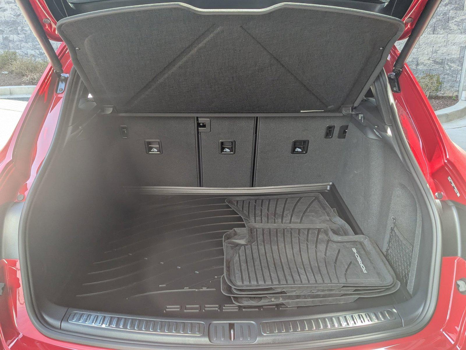2025 Porsche Macan Vehicle Photo in Towson, MD 21204