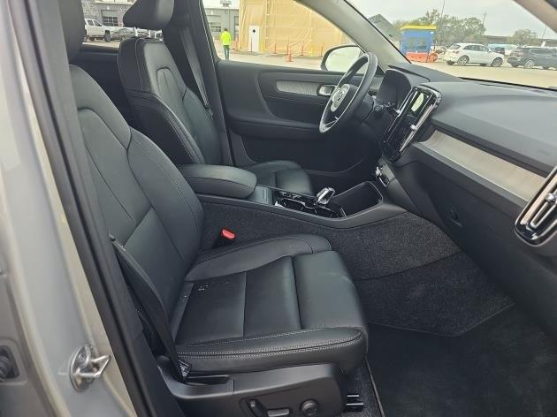 2025 Volvo XC40 Vehicle Photo in Houston, TX 77007