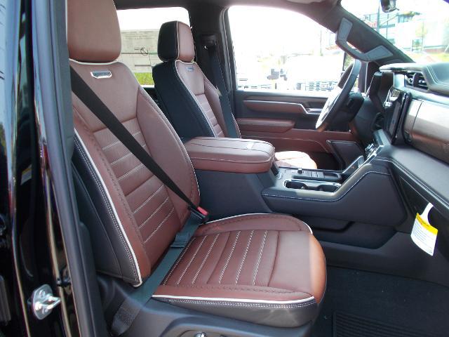 2025 GMC Sierra 2500 HD Vehicle Photo in LOWELL, MA 01852-4336