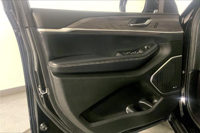 2021 Jeep Grand Cherokee L Vehicle Photo in Kansas City, MO 64114