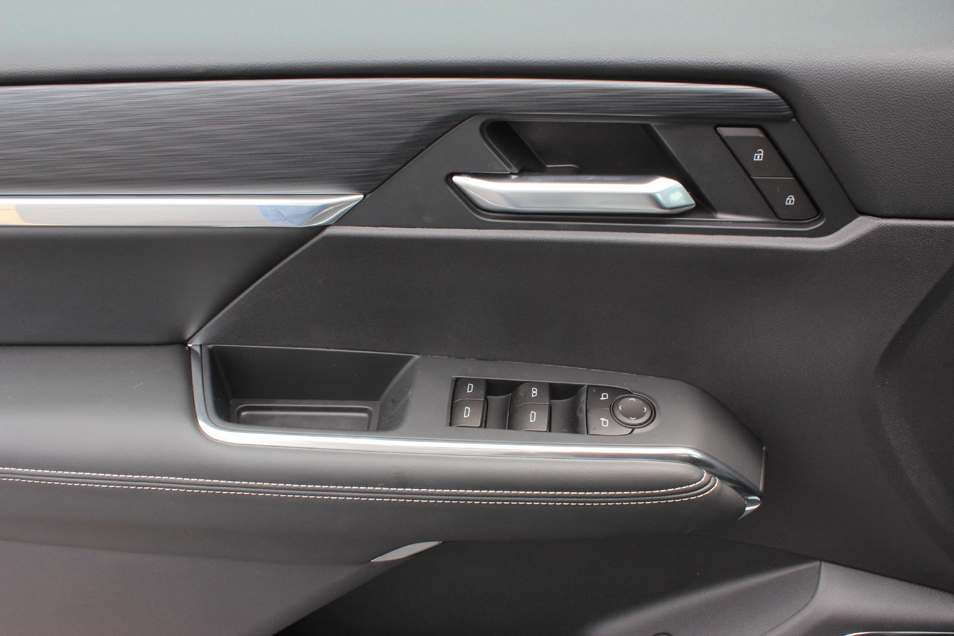 2025 GMC Acadia Vehicle Photo in AURORA, CO 80012-4011