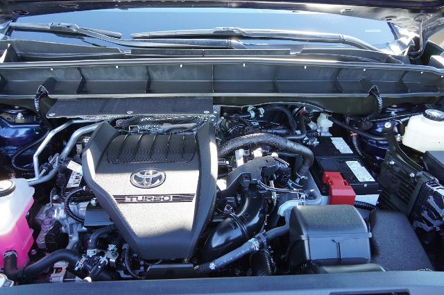 2025 Toyota Highlander Vehicle Photo in Riverdale, UT 84405