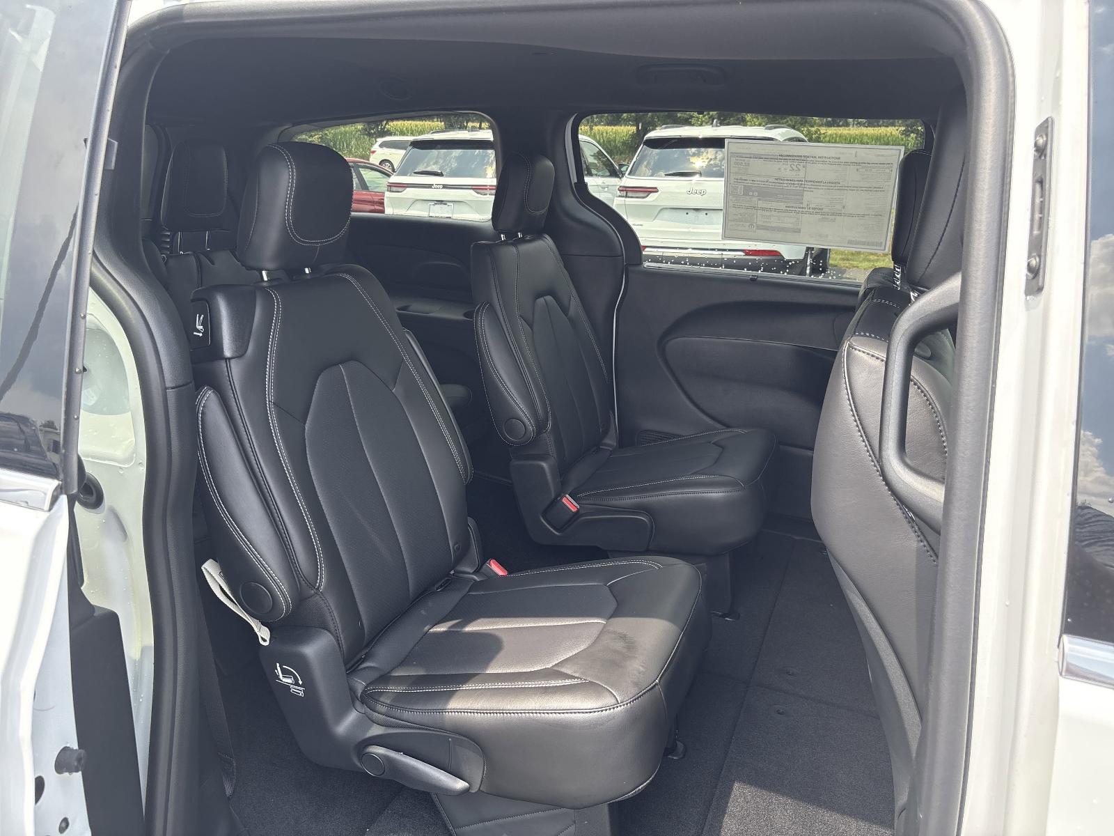2025 Chrysler Voyager Vehicle Photo in Mechanicsburg, PA 17050-1707