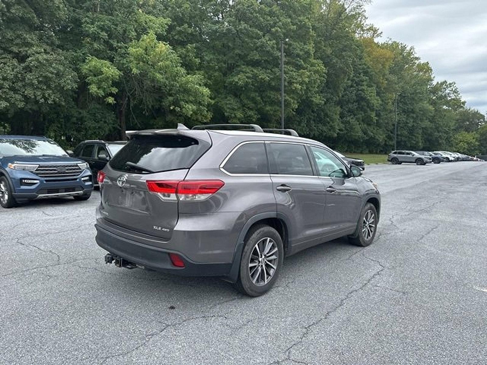 2018 Toyota Highlander Vehicle Photo in Harrisburg, PA 17111