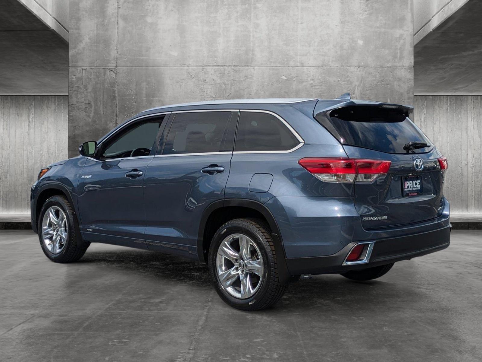 2019 Toyota Highlander Vehicle Photo in Clearwater, FL 33761