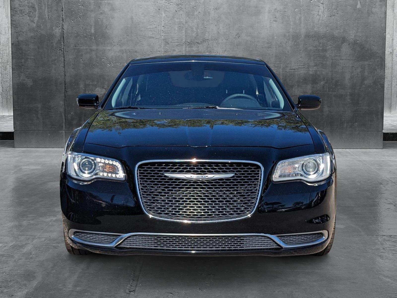 2019 Chrysler 300 Vehicle Photo in Tampa, FL 33614