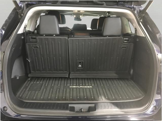 2022 Toyota Highlander Vehicle Photo in GREEN BAY, WI 54303-3330