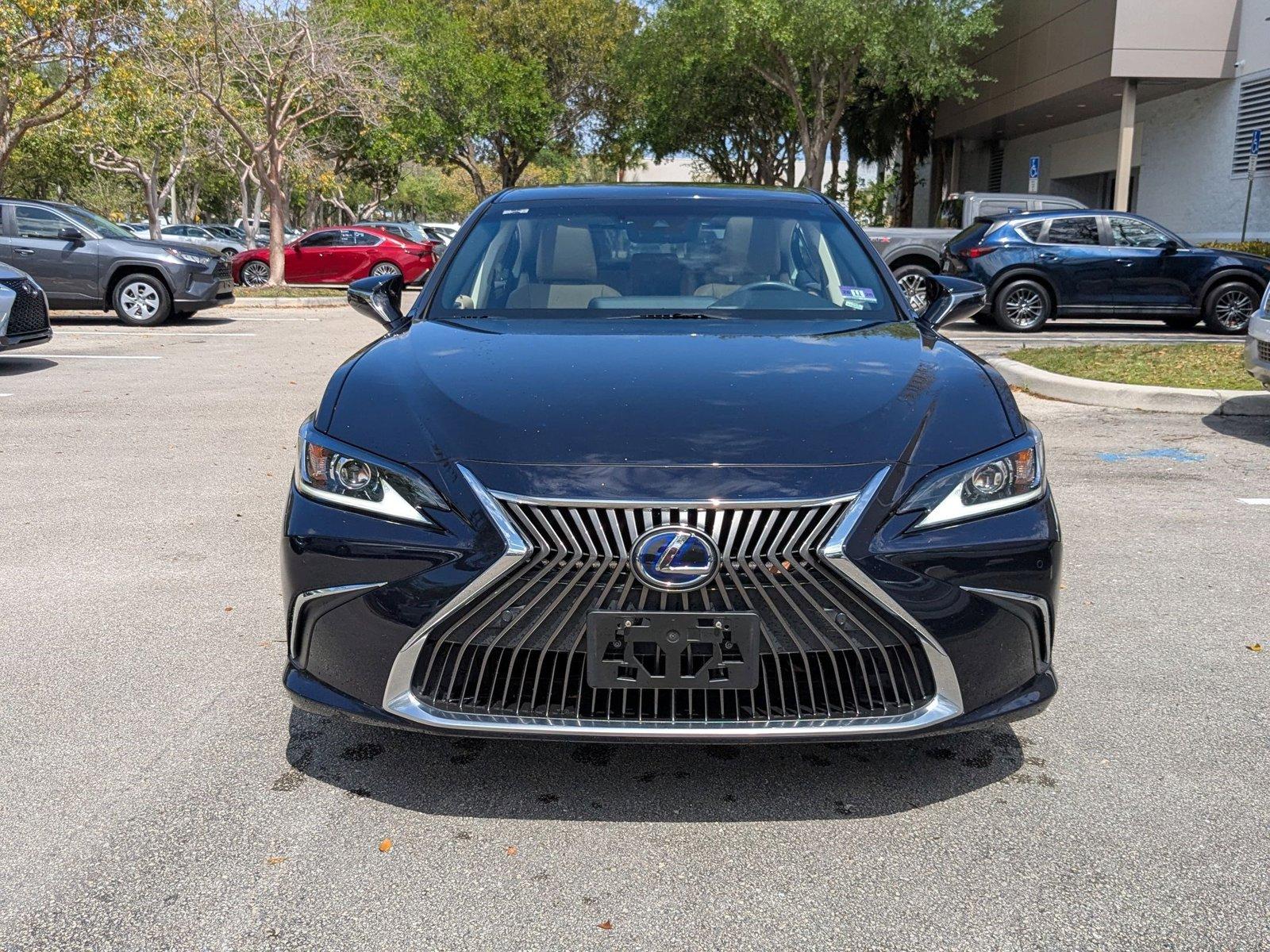 2019 Lexus ES 300h Vehicle Photo in West Palm Beach, FL 33417