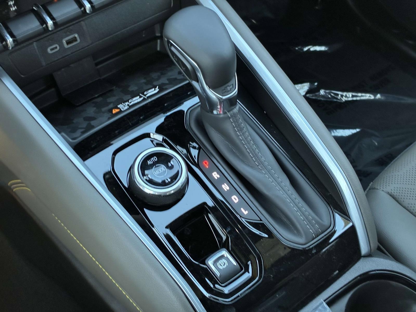 2025 Chevrolet Colorado Vehicle Photo in LOS ANGELES, CA 90007-3794