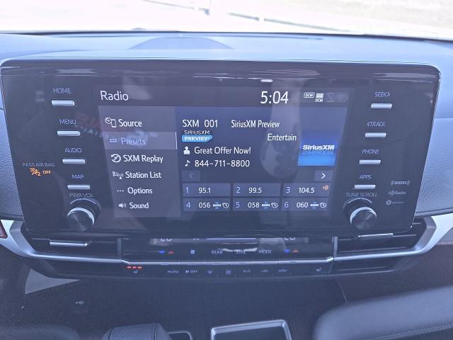 2022 Toyota Sienna Vehicle Photo in NEDERLAND, TX 77627-8017