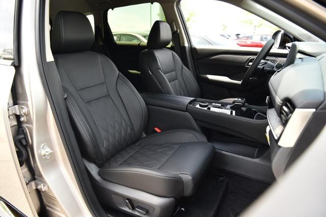 2025 Nissan Rogue Vehicle Photo in Ballwin, MO 63011