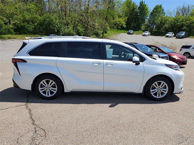 2022 Toyota Sienna Vehicle Photo in MILFORD, OH 45150-1684