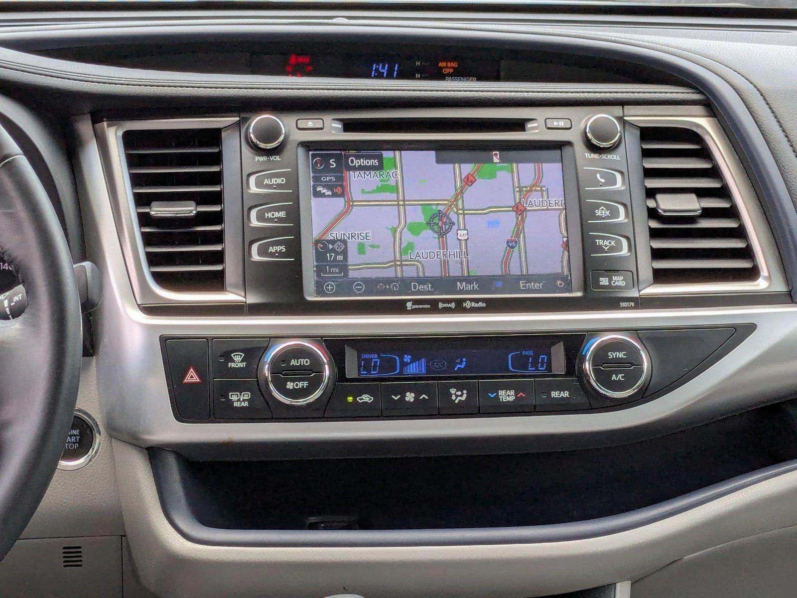 2018 Toyota Highlander Vehicle Photo in Miami, FL 33169