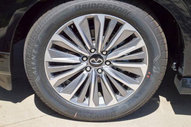 2025 INFINITI QX80 Vehicle Photo in Houston, TX 77090