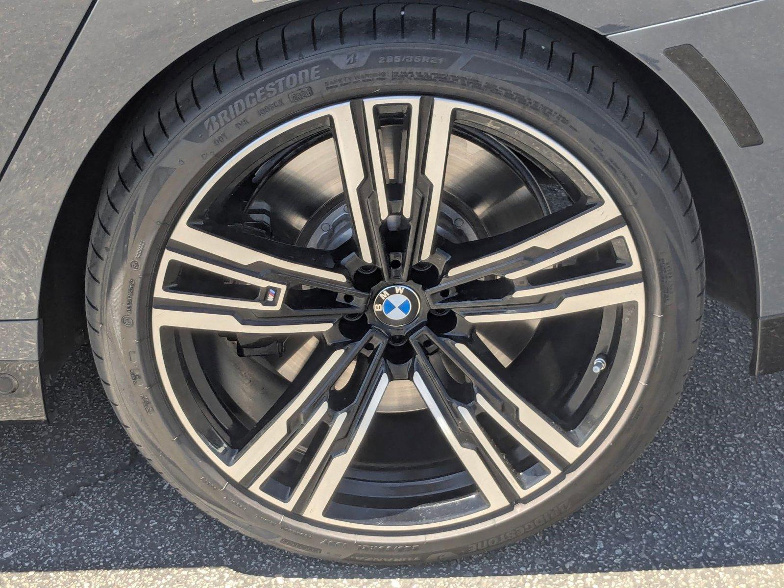 2024 BMW 760i xDrive Vehicle Photo in Valencia, CA 91355