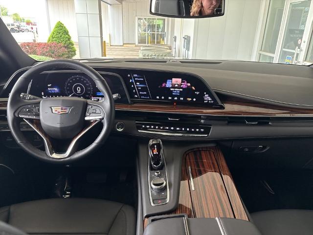 2022 Cadillac Escalade Vehicle Photo in MANHATTAN, KS 66502-5036