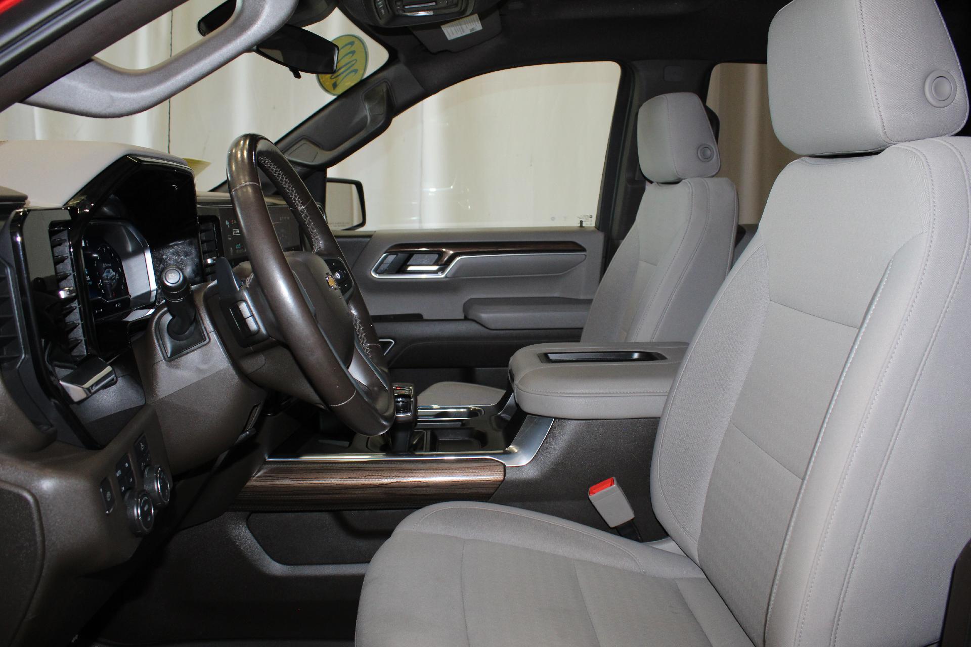 2022 Chevrolet Silverado 1500 Vehicle Photo in NORTHAMPTON, MA 01060-1120