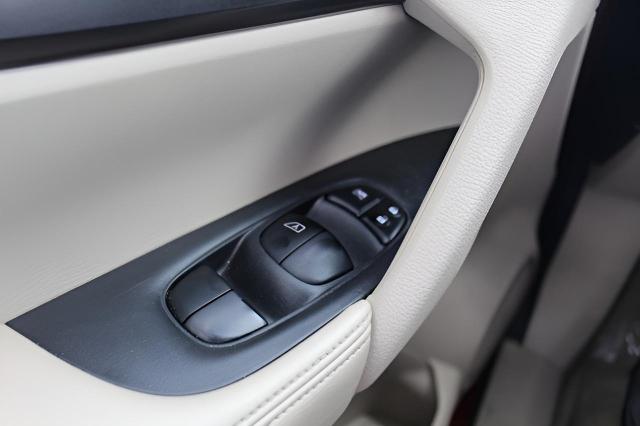 2015 Nissan Rogue Vehicle Photo in Green Bay, WI 54304