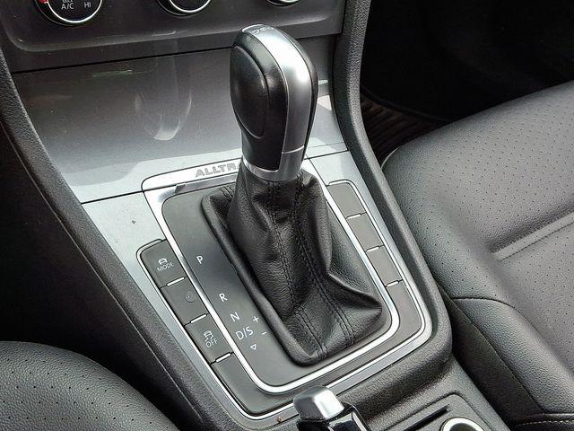 2017 Volkswagen Golf Alltrack Vehicle Photo in PAWLING, NY 12564-3219
