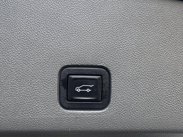 2024 Cadillac XT6 Vehicle Photo in LEOMINSTER, MA 01453-2952