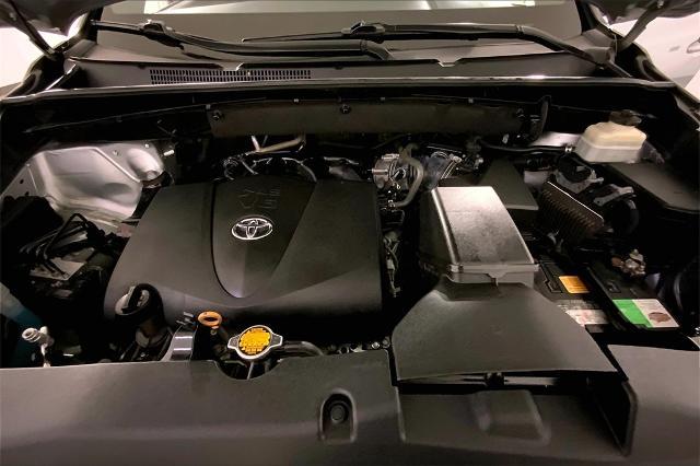 2017 Toyota Highlander Vehicle Photo in Lees Summit, MO 64086
