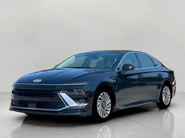 2025 Hyundai SONATA Hybrid Vehicle Photo in Neenah, WI 54956