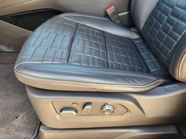 2022 Cadillac Escalade Vehicle Photo in DENTON, TX 76210-9321