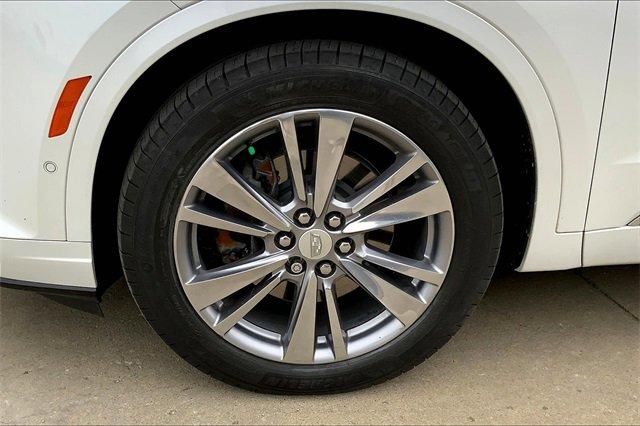 2023 Cadillac XT6 Vehicle Photo in KANSAS CITY, MO 64114-4502