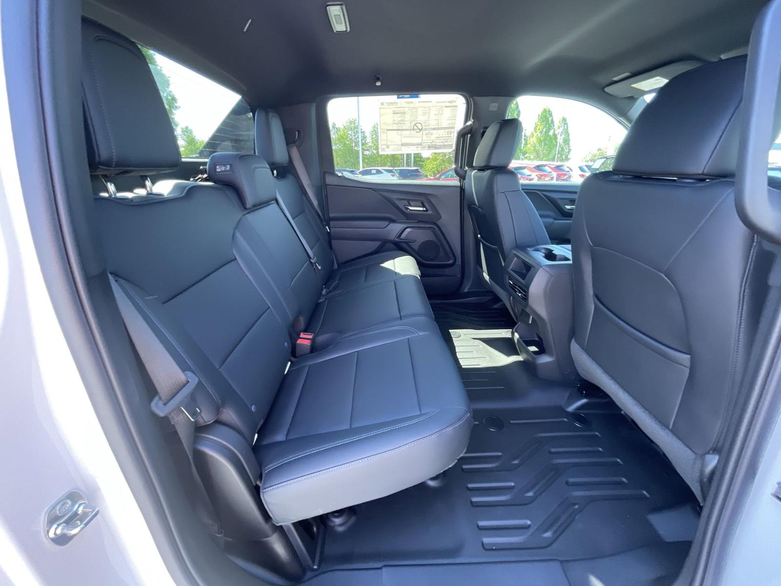 2024 Chevrolet Silverado EV Vehicle Photo in BENTONVILLE, AR 72712-4322