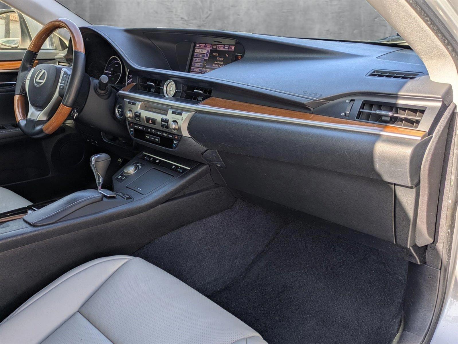 2013 Lexus ES 300h Vehicle Photo in Tustin, CA 92782