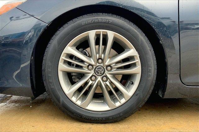 2017 Toyota Camry Vehicle Photo in INDEPENDENCE, MO 64055-1314