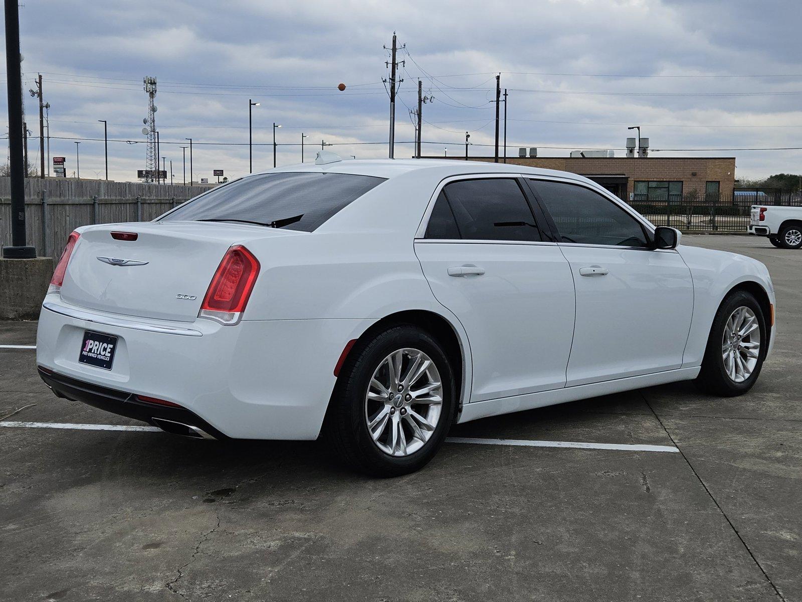 2021 Chrysler 300 Vehicle Photo in CORPUS CHRISTI, TX 78416-1100