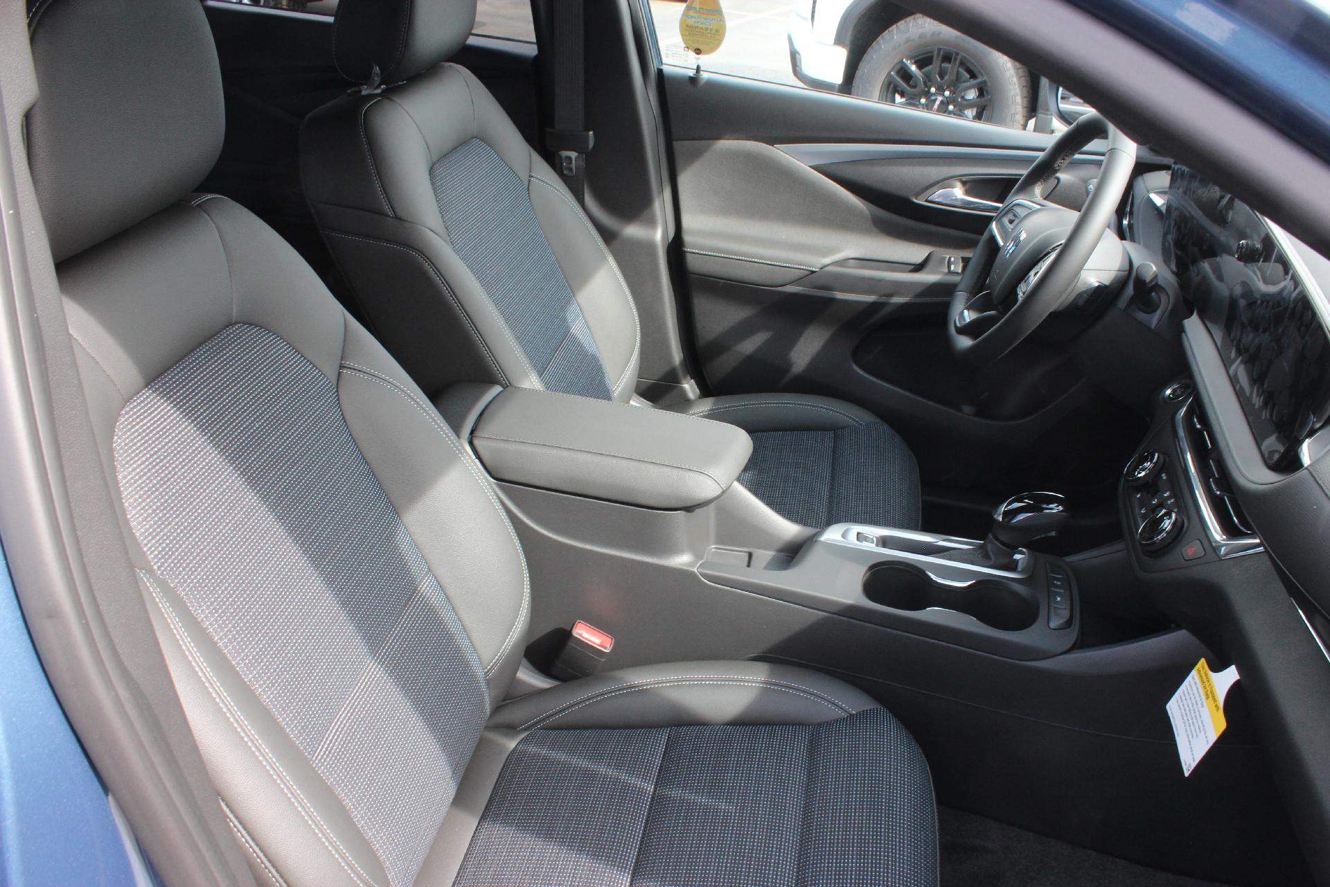2025 Buick Envista Vehicle Photo in AURORA, CO 80012-4011