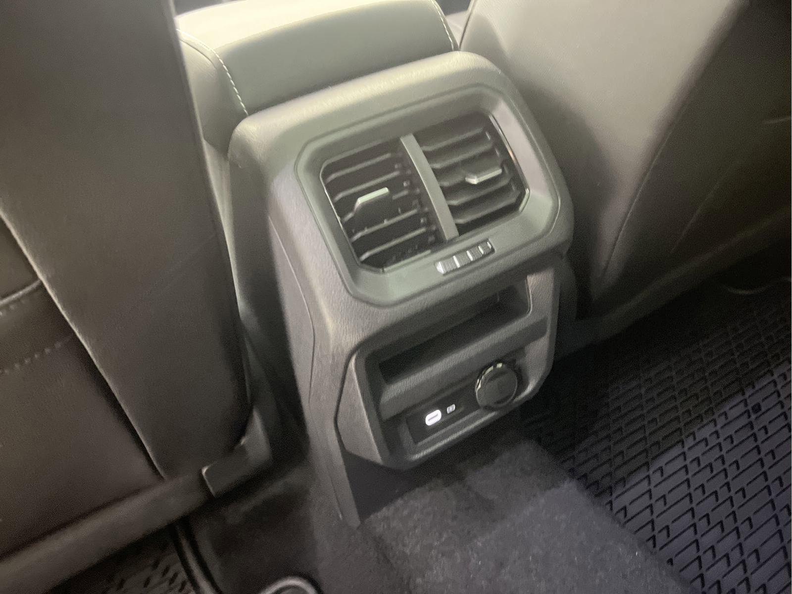 2024 Volkswagen Tiguan Vehicle Photo in Georgetown, TX 78626