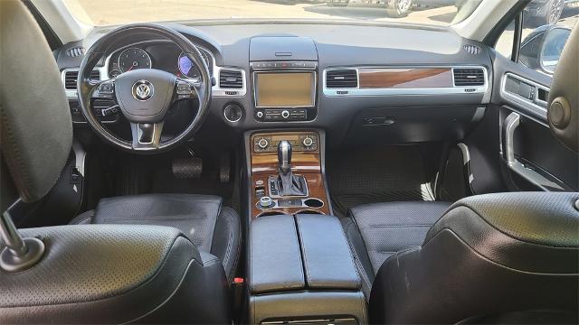2016 Volkswagen Touareg Vehicle Photo in FLAGSTAFF, AZ 86001-6214