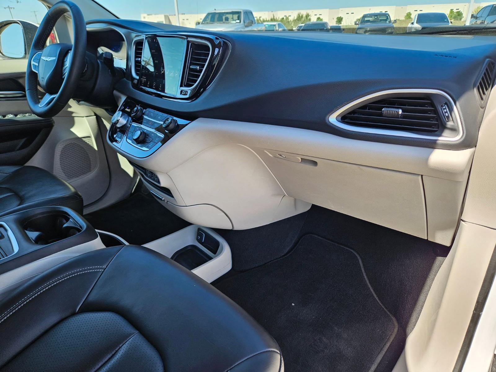2023 Chrysler Pacifica Vehicle Photo in Seguin, TX 78155