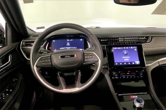 2023 Jeep Grand Cherokee L Vehicle Photo in Lees Summit, MO 64086