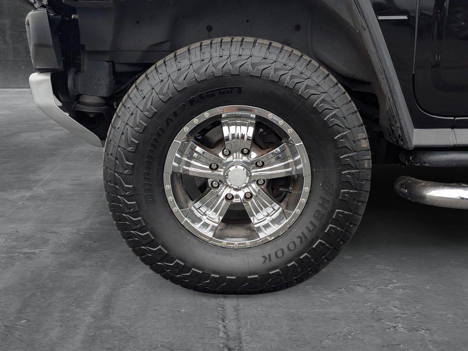 2008 HUMMER H2 Vehicle Photo in VALENCIA, CA 91355-1705